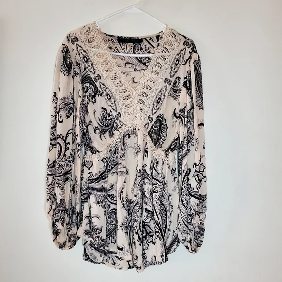 Blue Rain BoHo Paisley Print Flowy Top size medium - Picture 1 of 12